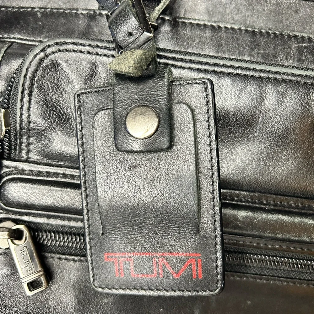 Tumi Black Leather Laptop Shoulder Briefcase.